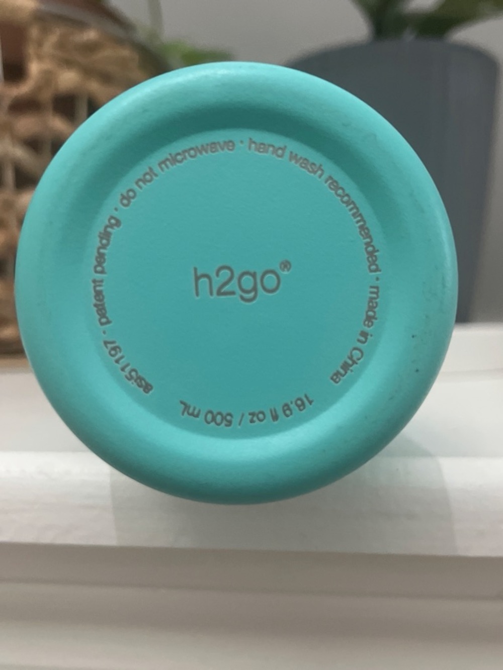 Peloton Teal Matte Insulated Bottle with Vertical Logo - Picture 3 of 5